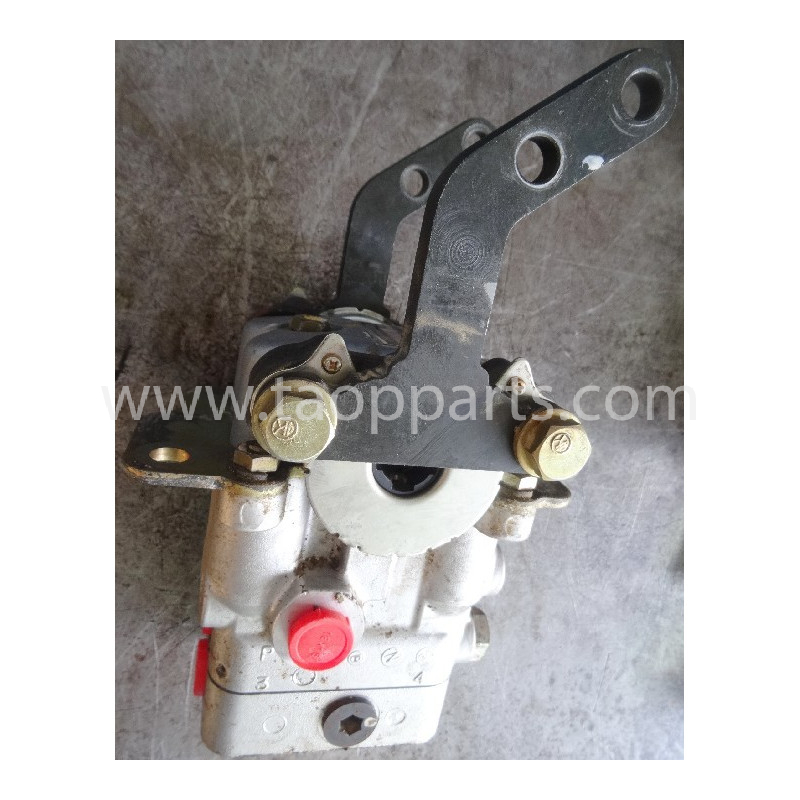 Bomba usada 702-16-04250...