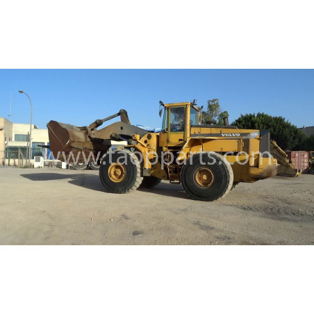 Pale gommate Volvo L220D...