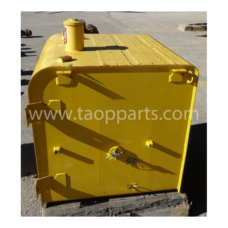 Deposito Gasoil Komatsu... Deposito Gasoil Komatsu...