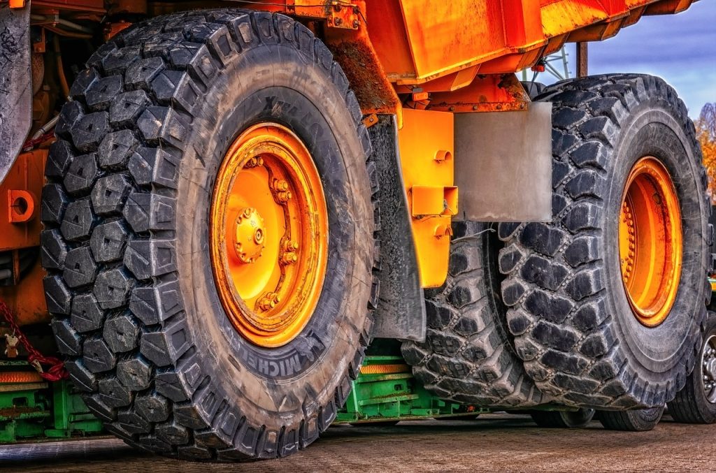 Dump truck tire