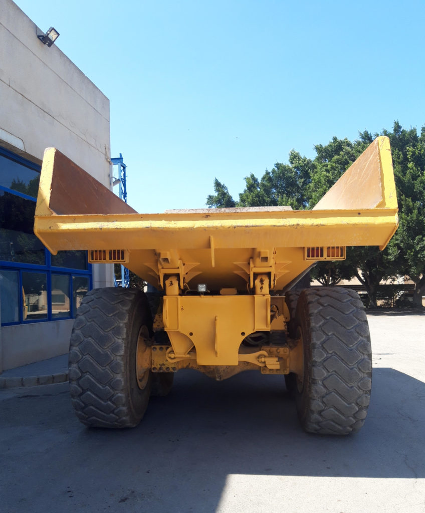 Dumper articulado y neuma´ticos 26.5R25